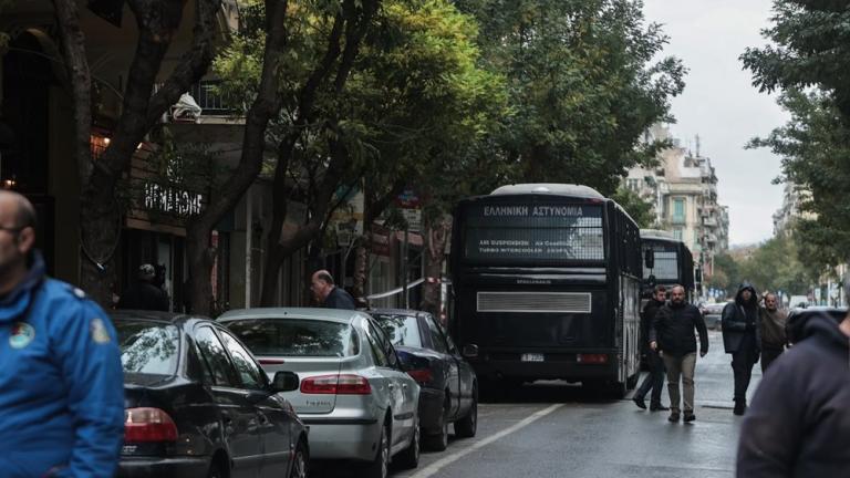 Στο αυτόφωρο οι τέσσερις συλληφθέντες για την κατάληψη στη Θεσσαλονίκη