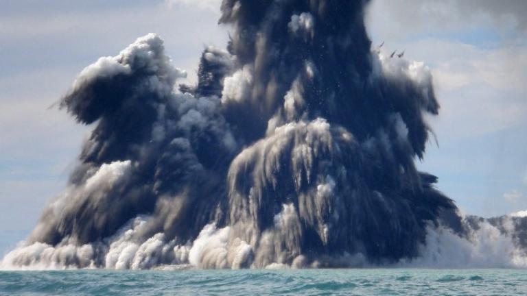 Η έκρηξη του υποθαλάσσιου ηφαιστείου στην Τόνγακ στις αρχές του 2022