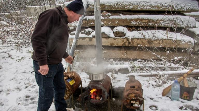 Αντιμέτωπη με το ψύχος και το σκοτάδι η Ουκρανία 