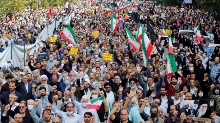 Νέες διαδηλώσεις για τη «Ματωμένη Παρασκευή» - Το Ιράν απειλεί τους διαδηλωτές με επιβολή θανατικής ποινής