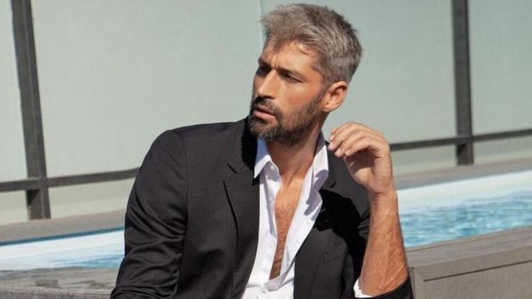 <script src="https://player.glomex.com/integration/1/glomex-player.js"></script> <glomex-player   data-integration-id="40599z13k80ce6md"   data-playlist-id="v-cowclgi07k2h"> </glomex-player> <script type="application/ld+json"> {"@context":"http://schema.org","@type":"VideoObject","name":"Μ. Μαυρικίου: Ο Αλ. Παππάς συμφώνησε να είναι σε παράσταση αλλά ξαφνικά αποχώρησε!","description":"Ο Μαυρίκιος Μαυρικίου αναφέρεται στην... παρ' ολίγον συνεργασία του με τον Αλέξη Παππά. Τελικά τι έχει συμβεί;","thumbnailUr