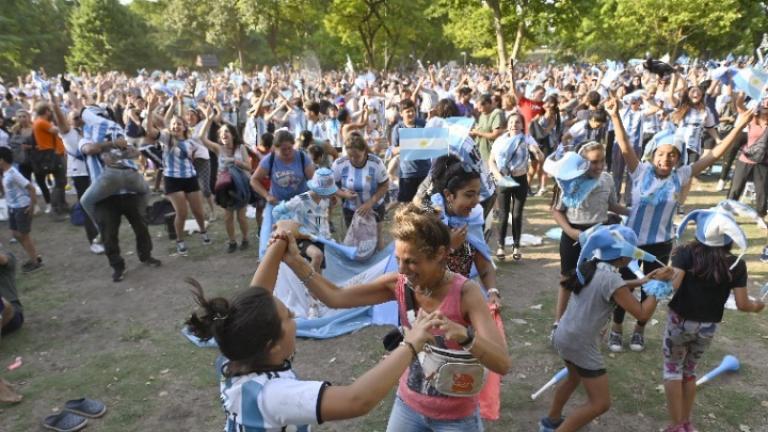 Οι Αργεντινοί πανηγύρισαν στους δρόμους την πρόκριση