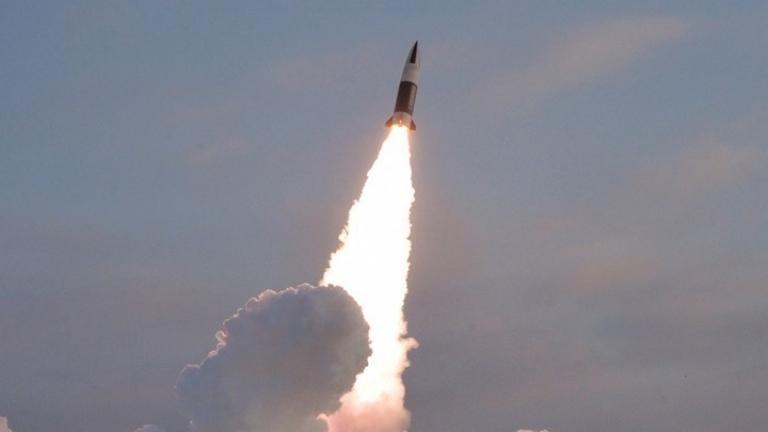 Η Βόρεια Κορέα εκτόξευσε δυο βαλλιστικούς πυραύλους μέσου βεληνεκούς