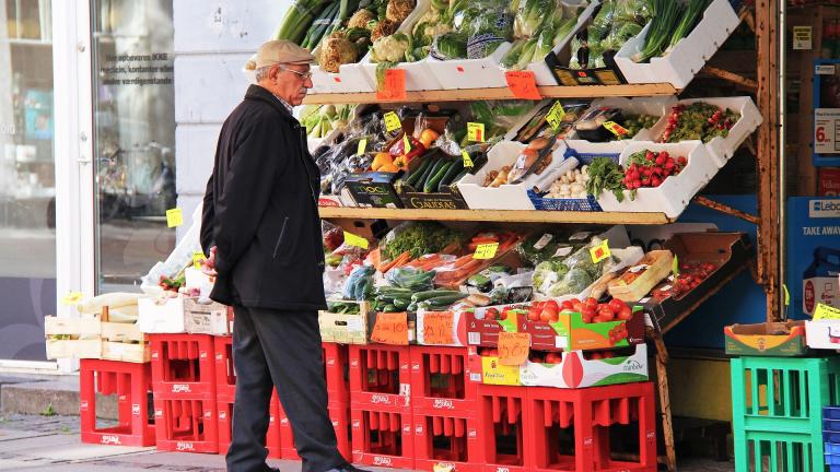 Ιστορική πτώση της αγοραστικής δύναμης των Ευρωπαίων