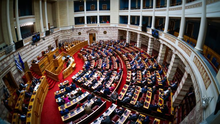 Με ομιλίες βουλευτών και υπουργών συνεχίζεται, για 2η ημέρα, η συζήτηση του κρατικού προϋπολογισμού