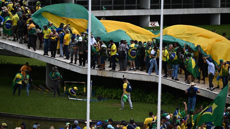 <blockquote class="twitter-tweet"><p lang="en" dir="ltr">BREAKING 🇧🇷: Bolsonaristas are invading Congress en masse in Brasilia. <br><br> <a href="https://t.co/6dh3rItJgH">pic.twitter.com/6dh3rItJgH</a></p>&mdash; David Adler (@davidrkadler) <a href="https://twitter.com/davidrkadler/status/1612152507727499265?ref_src=twsrc%5Etfw">January 8, 2023</a></blockquote> <script async src="https://platform.twitter.com/widgets.js" charset="utf-8"></script> 