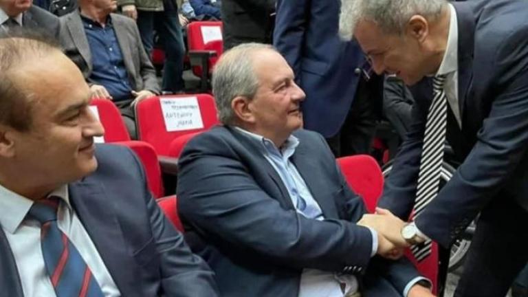 Φλώρινα: Αποθέωση του Κώστα Καραμανλή στην παρουσίαση του βιβλίου του Μανώλη Κοττάκη