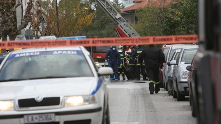 Επίθεση με βαριοπούλες στο Διοικητικό Πρωτοδικείο στους Αμπελόκηπους