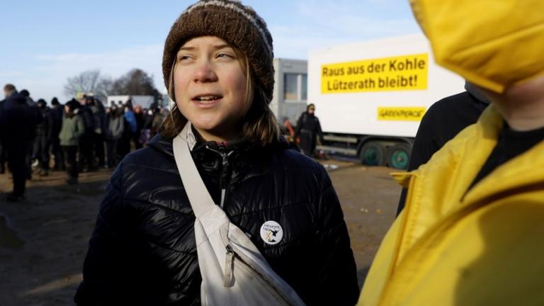 Διαμαρτυρία της Γκρέτα Τούνμπεργκ στο Νταβός για τα ορυκτά καύσιμα