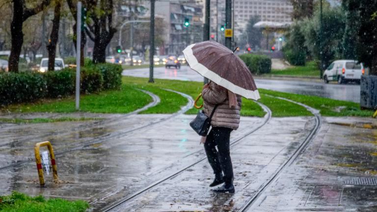 Βροχές και σποραδικές καταιγίδες αύριο Κυριακή