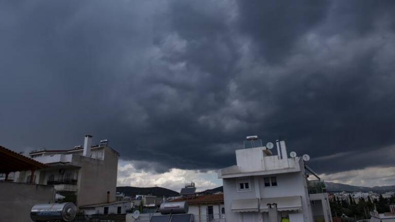 Τοπικές βροχές, μικρή πτώση της θερμοκρασίας και αφρικανική σκόνη θα είναι τα κυριότερα χαρακτηριστικά του καιρού αύριο