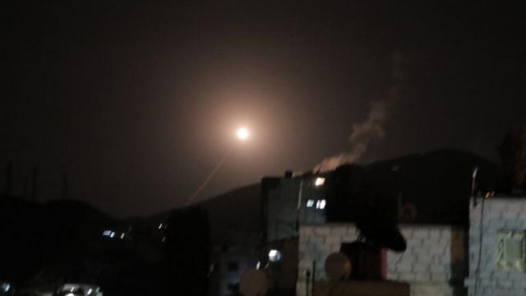 Συρία: Επίθεση από αέρος στη Δαμασκό – Πολλαπλές εκρήξεις στην πόλη