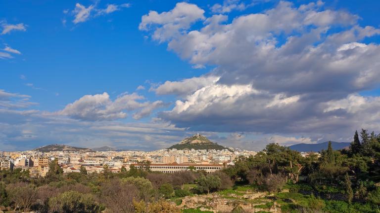 Καιρός 18/2: Υψηλές θερμοκρασίες σε όλη τη χώρα 