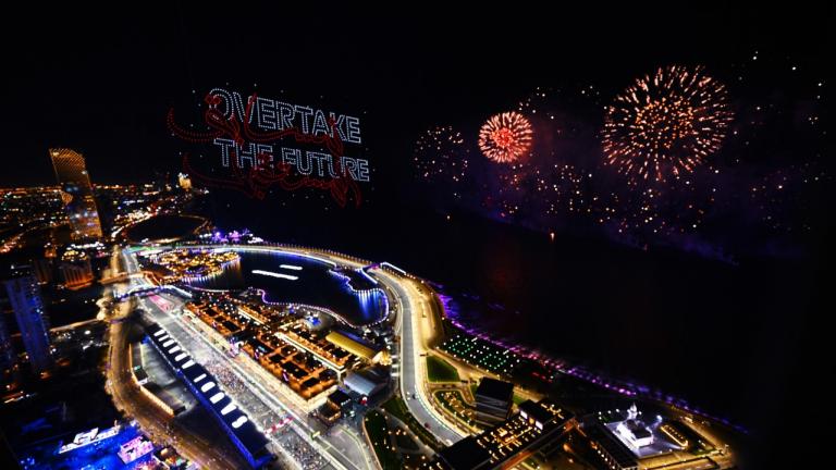 FORMULA 1: Φαντασμαγορικό το 2ο Grand Prix στη Σαουδική Αραβία  με νικητή τον Σέρτζιο Πέρεζ