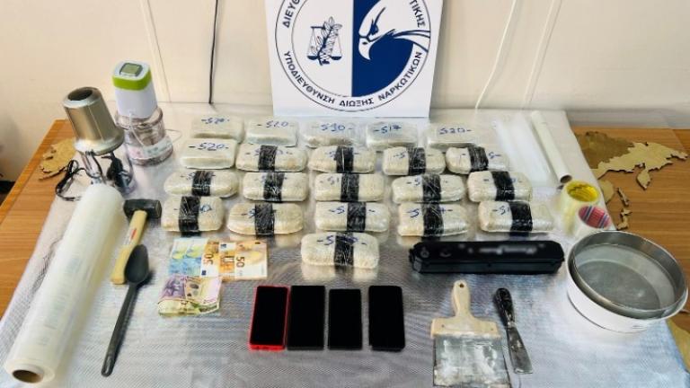 Δύο συλλήψεις και κατάσχεση άνω των 10 κιλών ηρωίνης στο Κορωπί