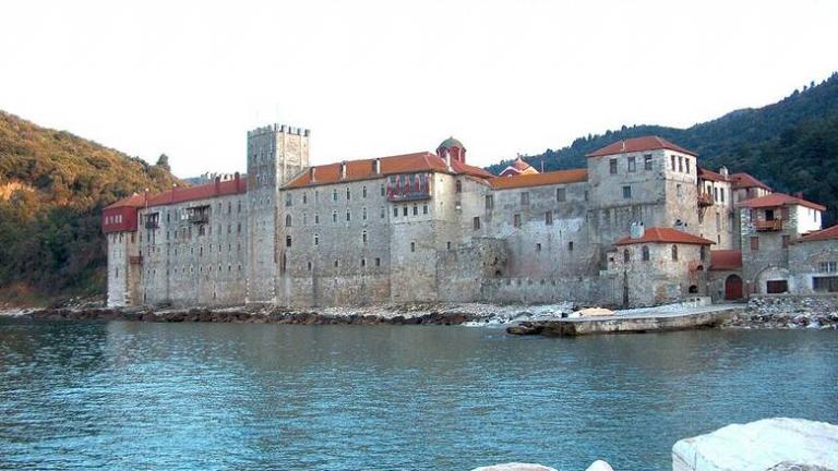 Ρωσικές σημαίες στο Άγιο Όρος