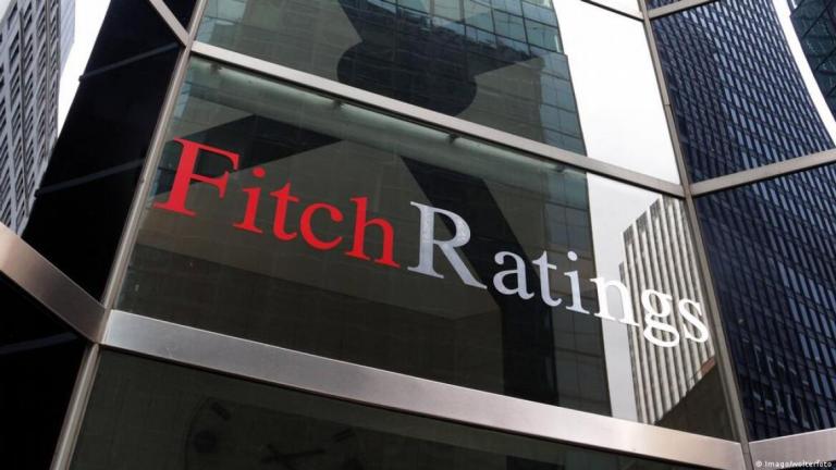 Ο Fitch υποβάθμισε τη Γαλλία 