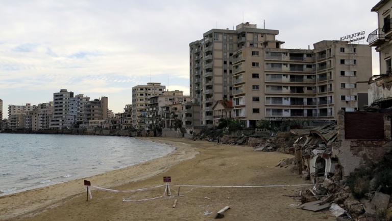 Τουρκικό μαστίγιο με περιουσίες, ΑΟΖ, έποικους και Αμμόχωστο