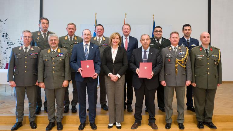 Επεκτείνεται και εμβαθύνεται η συνεργασία Ελλάδος – Αυστρίας στην αντιμετώπιση των μεταναστευτικών ροών