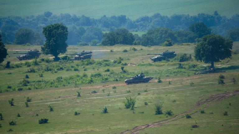 Φωτιά και ατσάλι από τα Ελληνικά Leopard και Apache στη Βουλγαρία