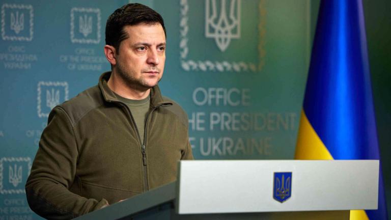 Ο Ουκρανός πρόεδρος Βολοντίμιρ Ζελένσκι δήλωσε σήμερα πως βρίσκονται σε εξέλιξη επιχειρήσεις αντεπίθεσης του ουκρανικού στρατού στο μέτωπο του πολέμου, χωρίς όμως να διευκρινίσει σε ποιο στάδιο βρίσκονται οι επιχειρήσεις αυτές.  «Ενέργειες αντεπίθεσης και άμυνας βρίσκονται σε εξέλιξη στην Ουκρανία και δεν θα μιλήσω για αυτές λεπτομερώς», τόνισε ο Ζελένσκι σε συνέντευξη Τύπου.  «Πρέπει να έχετε εμπιστοσύνη στους στρατιώτες μας και εγώ τους εμπιστεύομαι», πρόσθεσε.  Χθες ο Ρώσος πρόεδρος Βλαντίμιρ Πούτιν δήλω