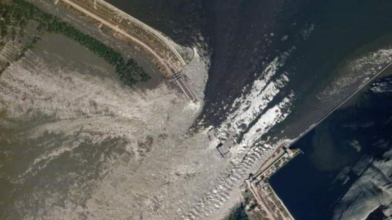 Σοκάρει η πρώτη δορυφορική φωτογραφία από το ρήγμα στο φράγμα της Καχόβκα - Τροφοδοτεί με κρύο νερό τον πυρηνικό σταθμό της Ζαπορίζια - Φόβοι για οικολογικη καταστροφή
