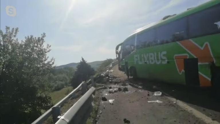 Ιταλία: Λεωφορείο κατέληξε σε γκρεμό – Ένας νεκρός και πολλοί τραυματίες 