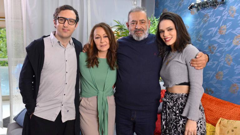 Τρίτος όροφος: Η νέα κωμική σειρά, με τον Αντώνη Καφετζόπουλο και τη Λυδία Φωτοπούλου, έρχεται τη νέα σεζόν στην ΕΡΤ1