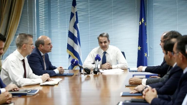 Το νομοσχέδιο θα περιλαμβάνει τις βασικές προγραμματικές δεσμεύσεις της νέας κυβέρνησης, τόνισε ο πρωθυπουργός. 