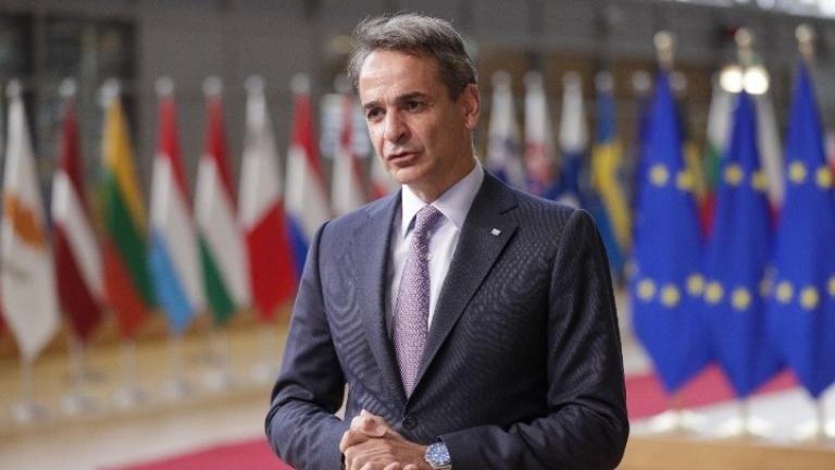 Στην τοποθέτησή του για το Μεταναστευτικό στη σύνοδο κορυφής που είναι σε εξέλιξη, όπως αναφέρουν κυβερνητικές πηγές, ο Κυριάκος Μητσοτάκης υπογράμμισε ότι χρειάζονται σε ευρωπαϊκό επίπεδο πιο καινοτόμες πολιτικές καταπολέμησης των διακινητών, ώστε να αποτρέπονται οι αναχωρήσεις που θέτουν ανθρώπινες ζωές σε κίνδυνο.  Αναφέρθηκε ακόμα στη μείωση των μεταναστευτικών ροών που πέτυχε η Ελλάδα, αποτέλεσμα και της βελτίωσης της συνεργασίας με την Τουρκία το τελευταίο διάστημα.  Το μεταναστευτικό είναι το κύριο θ