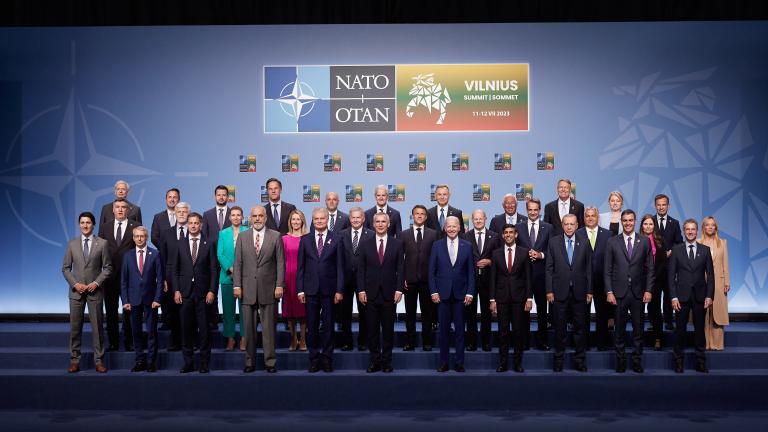 «Το μέλλον της Ουκρανίας είναι στο ΝΑΤΟ», διακηρύσσουν οι ηγέτες της Συμμαχίας