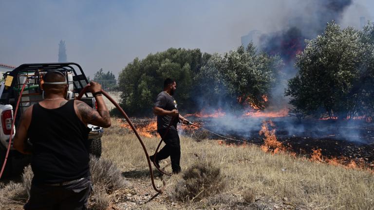 Φωτιά τώρα σε Δερβενοχώρια και Μαρκόπουλο