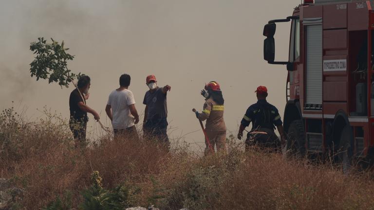 Διεθνή ΜΜΕ: Βασικό θέμα οι καταστροφικές πυρκαγιές στην Ελλάδα 