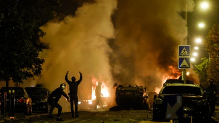 Γαλλία: Εκατοντάδες προσαγωγές τη νύχτα 