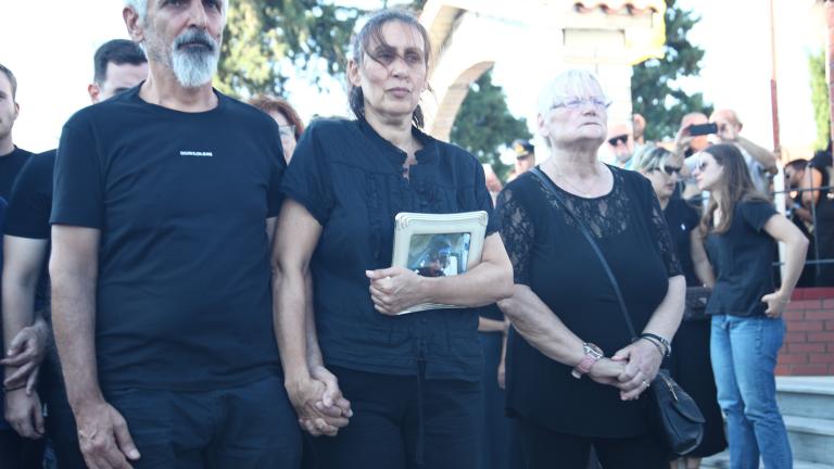 Με τιμές η κηδεία του Περικλή Στεφανίδη, παρουσία του πρωθυπουργού και του αντιπροέδρου της Ε.Ε