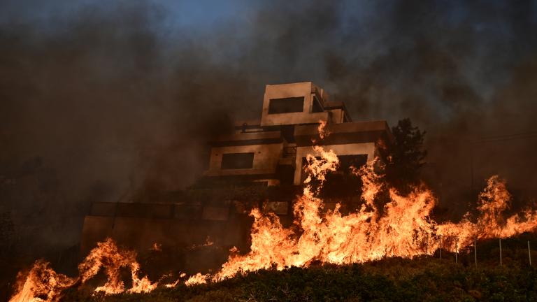 Ελεύθερος ο αλλοδαπός που είχε προσαχθεί ως ύποπτος για την μεγάλη πυρκαγιά στον Κουβαρά