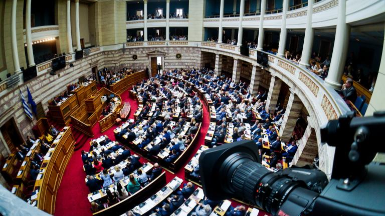 Υπερψηφίστηκε με ευρεία πλειοψηφία το νομοσχέδιο για την ψήφο των Ελλήνων του εξωτερικού