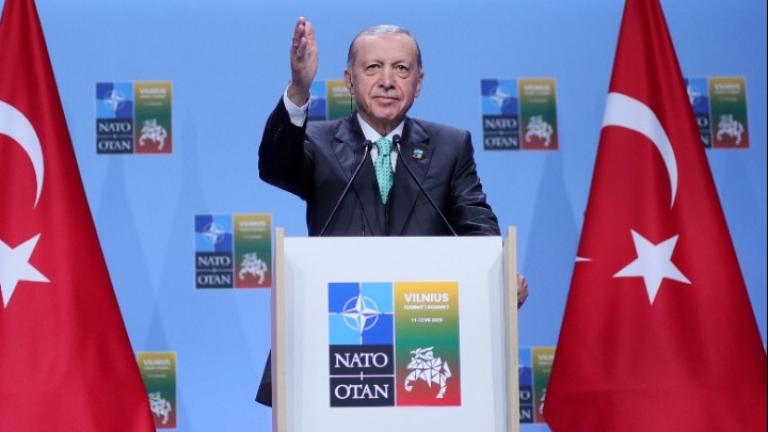 Την διαβεβαίωση ότι η Τουρκία δεν πρόκειται να χρησιμοποιήσει ποτέ τα μαχητικά F16 εναντίον της χώρας μας έδωσε ο Ρετζέπ Ταγίπ Ερντογάν κατά τη διάρκεια συνέντευξης Τύπου στην Σύνοδο του ΝΑΤΟ στο Βίλνιους