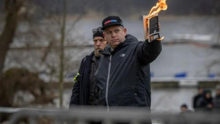 Δανία: Αντιπολιτευόμενα κόμματα διαμαρτύρονται για την κίνηση της κυβέρνησης να σταματήσει το κάψιμο αντιτύπων του Κορανίου