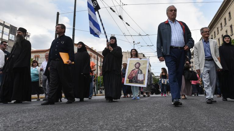 Χριστιανικά σωματεία καλούν τους πιστούς να μην παραλαμβάνουν τις νέες ψηφιακές ταυτότητες 