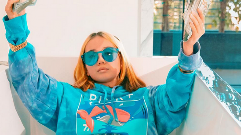 <blockquote class="twitter-tweet"><p lang="en" dir="ltr">Family confirms Lil Tay is alive in a statement provided to TMZ. <a href="https://t.co/yxclxGfLDU">https://t.co/yxclxGfLDU</a></p>&mdash; TMZ (@TMZ) <a href="https://twitter.com/TMZ/status/1689788788770226176?ref_src=twsrc%5Etfw">August 11, 2023</a></blockquote> <script async src="https://platform.twitter.com/widgets.js" charset="utf-8"></script> 