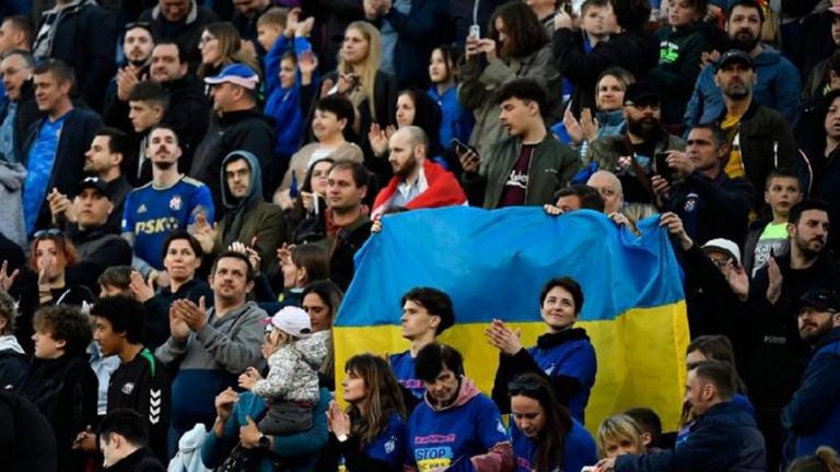 Ντιναμό Ζάγκρεμπ: Οι οπαδοί της Ντιναμό Κιέβου στηρίζουν τους «αδελφούς» του