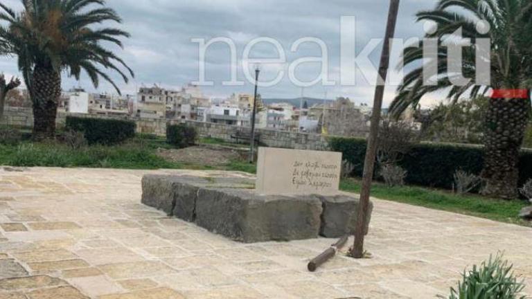  Άγνωστοι έσπασαν τον σταυρό στον τάφο του Νίκου Καζαντζάκη