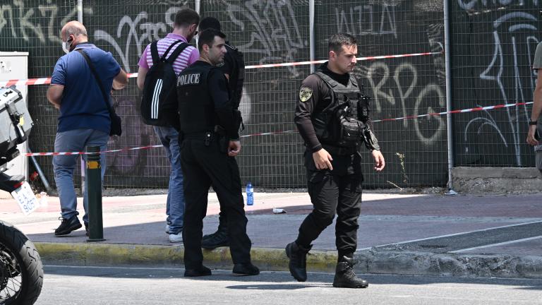 Πώς έγινε η ληστεία στο Κέντρο της Αθήνα με τον τραυματία δράστη  