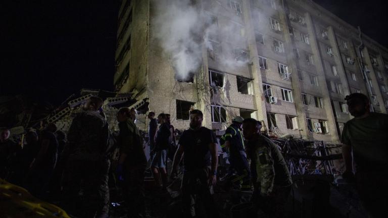 Ουκρανία: Τουλάχιστον 5 νεκροί και 31 τραυματίες από ρωσική πυραυλική επίθεση σε πολυκατοικία στο Ποκρόφσκ