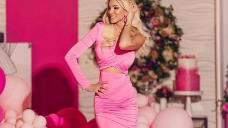 Η «Super Κατερίνα» έρχεται σε Barbie αποχρώσεις