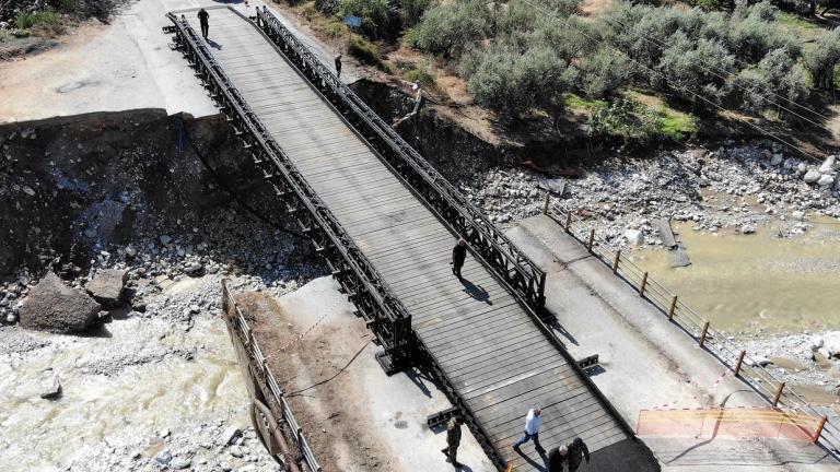 Νέα αιτήματα για την τοποθέτηση και άλλων γεφυρών Μπέλεϋ σε περιοχές που επλήγησαν από τις πλημμύρες