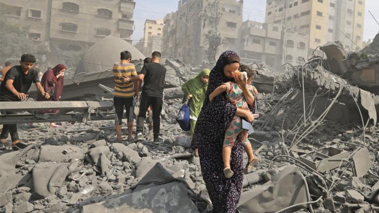 Γάζα: Το υπουργείο Υγείας της Χαμάς ανακοίνωσε ότι πάνω από 7.000 άνθρωποι, εκ των οποίων 2.913 παιδιά έχουν σκοτωθεί