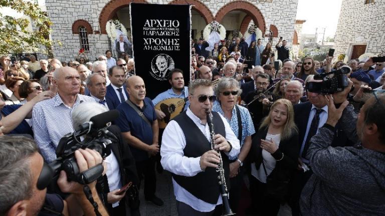 Το τελευταίο αντίο στον Χρόνη Αηδονίδη	