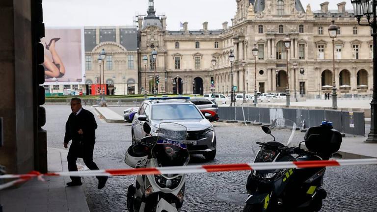 paris louvre 